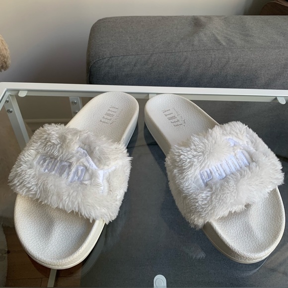 FENTY PUMA SLIDES - in white - Picture 4 of 4